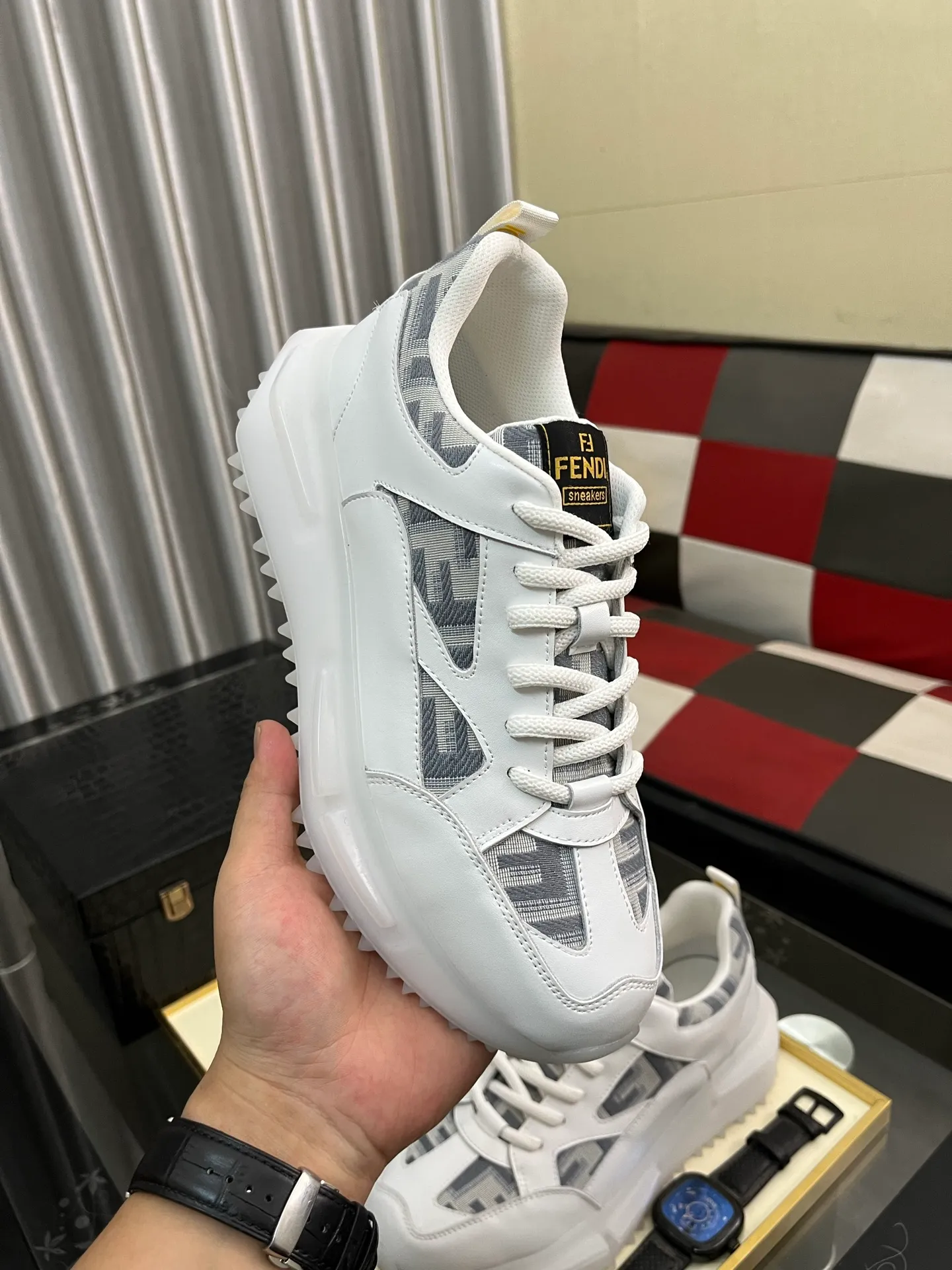 Men's Men's Shoes💰458⌚️⌚️[Fendi] Fendi's latest casual shoes for men! Available at counters simultaneously! A one-to-one replica of the original. All imported official website one-to-one cowhide fabric. The interior is made of top-grade sheepskin, and the original factory-supplied rubber outsole is used. Leading new fashion concepts. Matching code: 38-442️⃣Colors available